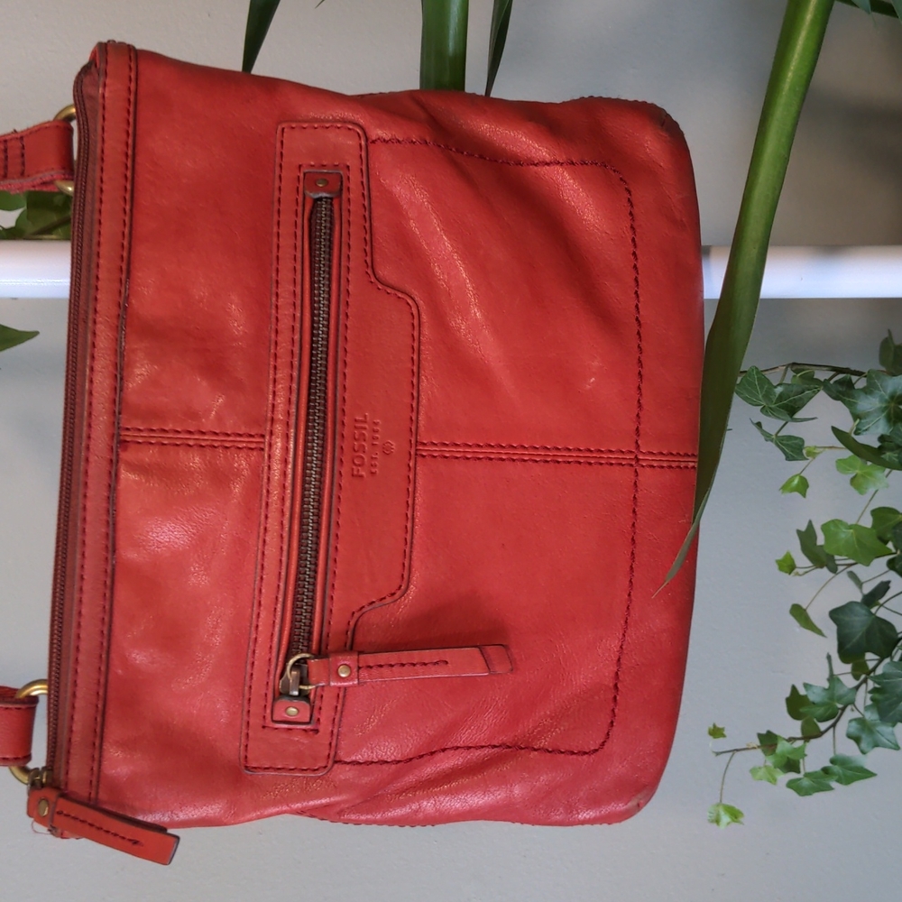 Fossil brand brick / muted red leather crossbody purse pre-loved - Picture 3 of 11
